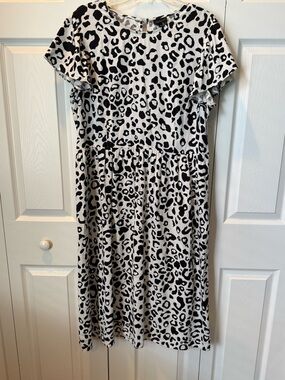 @ Who What Wear XL Black and Cream Leopard Print Midi Dress